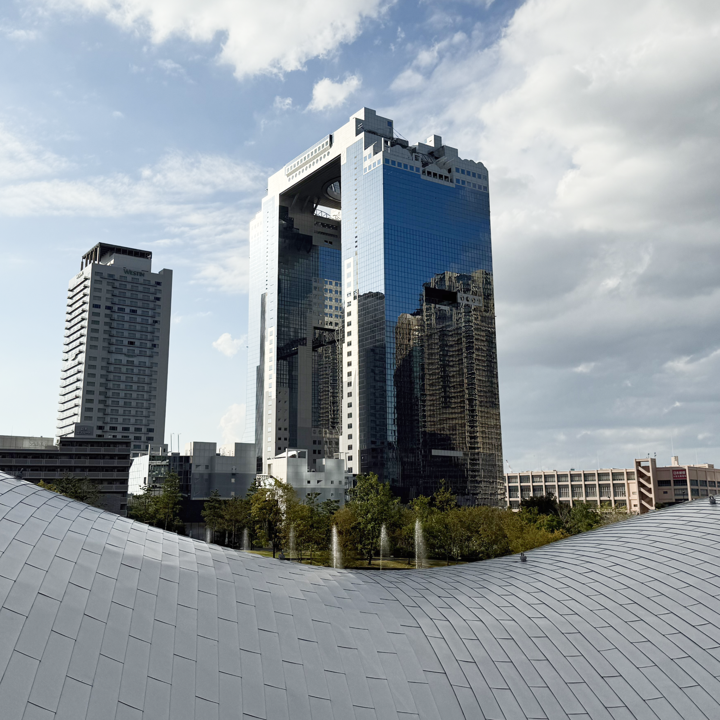 大阪辦公室租金漲幅登頂全球 —— 《大阪電視台》報導日本代表企業搶進梅田商辦